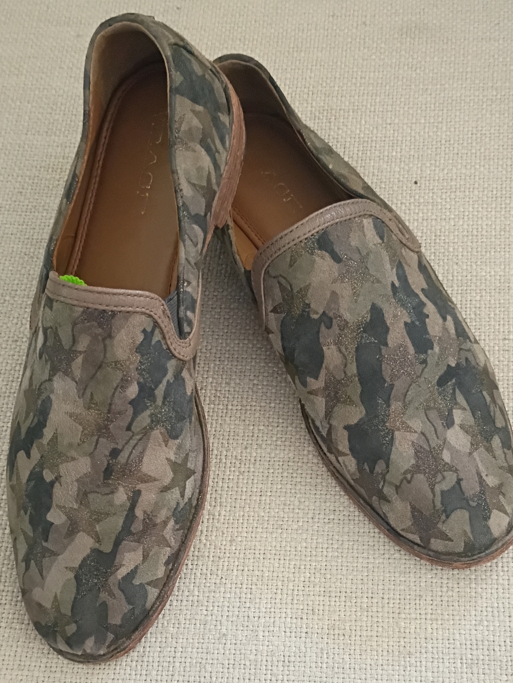Trask-Size 9-Ali- Subtle Suede Tan Gray Camouflage Star Slip-On Smoking Slippers